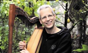 Harfenspieler Marc Hinrichsen